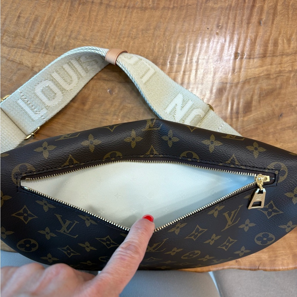 Louis Vuitton high Rise Monogram Canvas bumbag - Picture 6 of 9